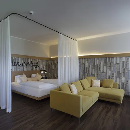 מלון Mjus & Thermal Park 4*